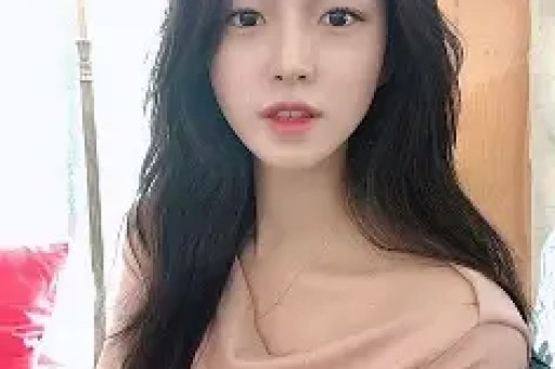 咎由自取！继偷税被扒后网红白冰又被官媒痛批亲手毁掉了前程
